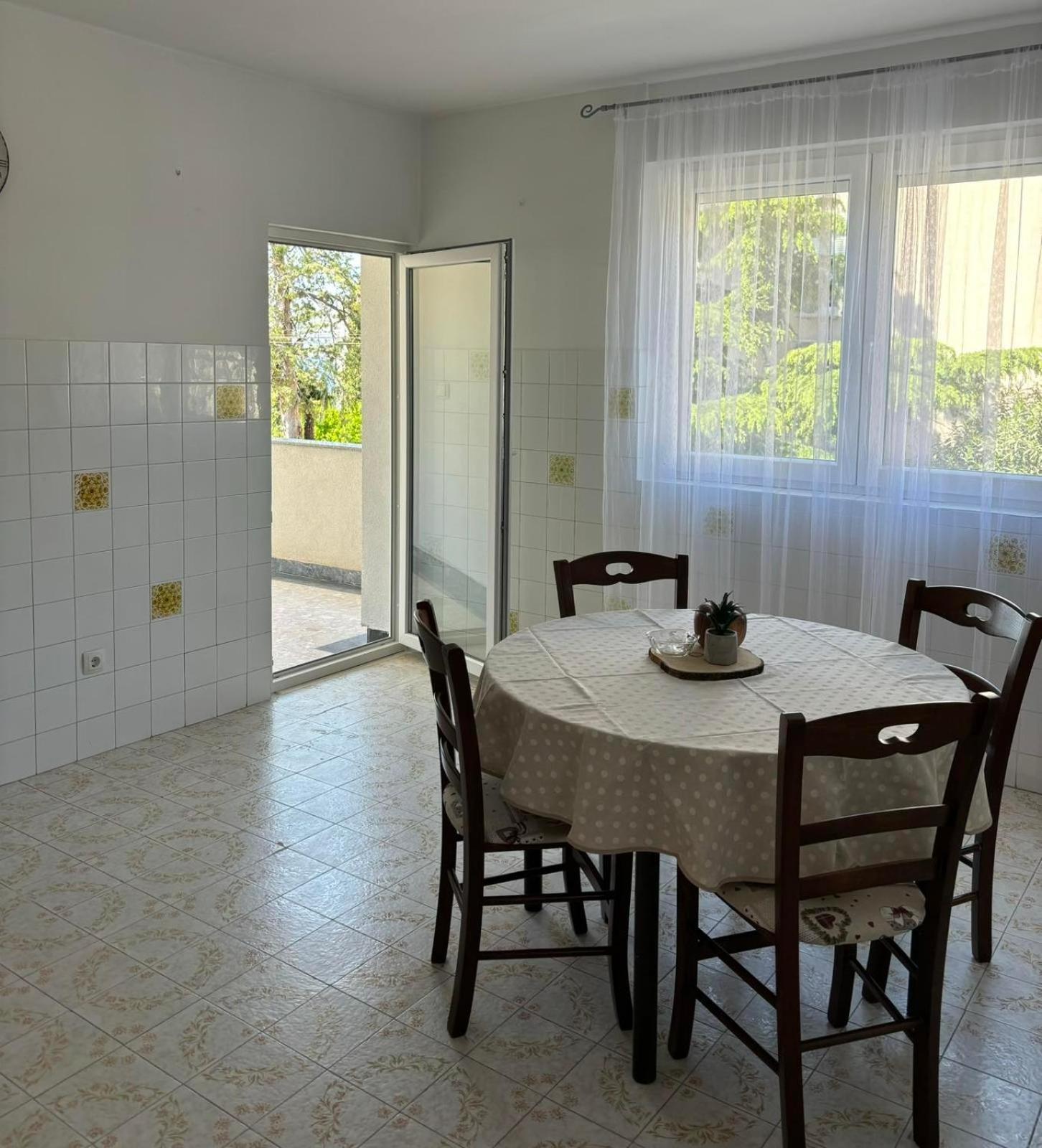 קריקווניצה Helen Apartments מראה חיצוני תמונה